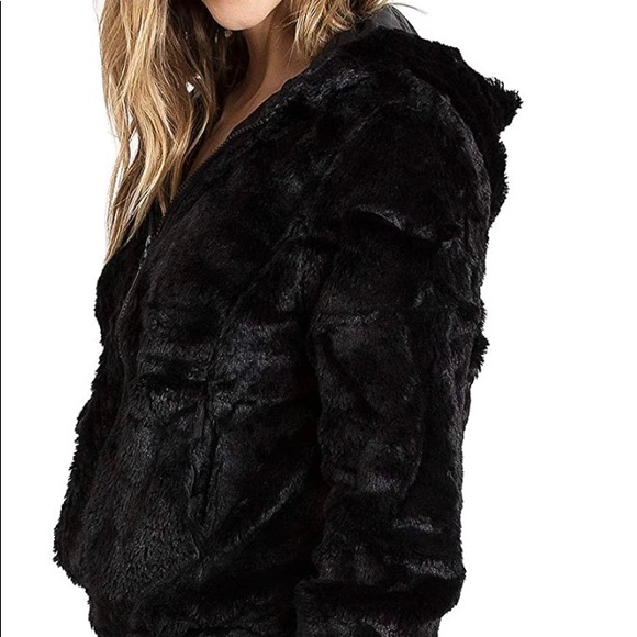 Hooded faux fur bomber jacket by: Ambiance - Picture 5 of 16